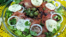 Salada tropical de verão