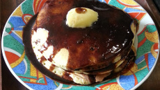 Panqueca de pilha (tipo americana) do Dú Badaró