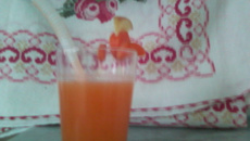 Suco de maçã com cenoura e limão