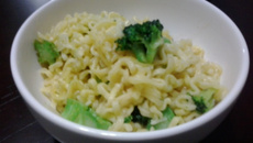 Macarrão alho e óleo com brócolis