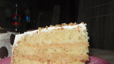 Bolo de coco recheado com doce de leite