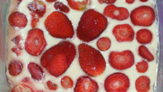 Sobremesa de limão com morango