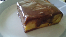 Bolo de fubá cremoso com falso brigadeiro