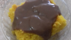 Bolo de cenoura com cardamomo