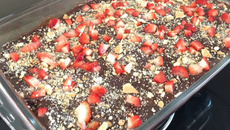 Pavê de creme de avelã com morango