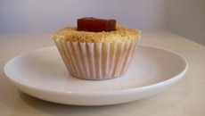 Bolo de queijo com goiaba