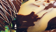 Ovo de Páscoa marmorizado