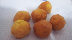 Bolinho de batata e queijo