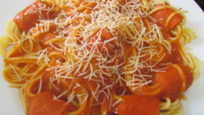 Macarrão com salsicha e calabresa 