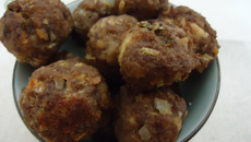 Bolinho assado de carne moída com calabresa