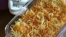 Frango com queijo e batata palha