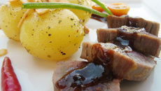 Carne de sol e batatas sauté com ervas