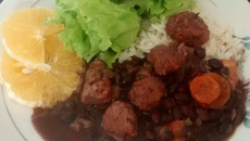 Feijoada vegetariana saborosa