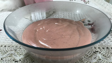 Sobremesa cremosa de morango