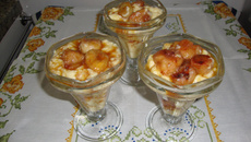 Pudim de banana com canela em taças