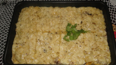 Macarrão com carne moída e queijo ao forno