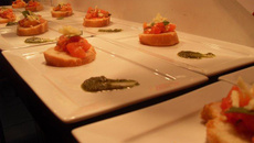 Bruschetta com molho pesto