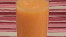 Vitamina de maçã, cenoura e Ades