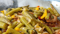 Bisteca com molho madeira e quiabo