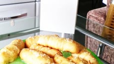 Enroladinho de queijo com coco