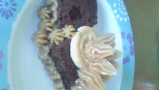 Bolo de chocolate com cereja