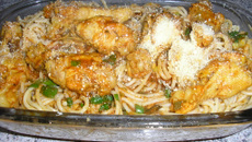 Espaguete com coxinha da asa