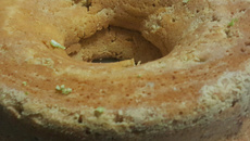 Bolo de limão com fubá