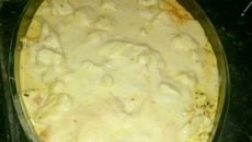 Macarrão com frango e queijos ao forno