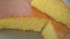 Bolo de fubá com queijo