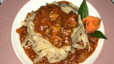 Fettuccine com ragu de linguiça