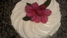 Bolo de maracujá com marshmallow