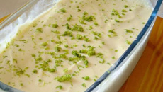 Mousse de limão com raspas