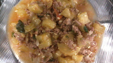 Ensopado de maxixe com carne moída