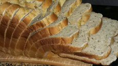 Pão de cebola sem glúten na maquina de pão