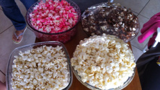 Pipoca de micro-ondas colorida