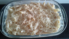 Macarrão com frango desfiado