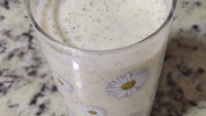 Vitamina de kiwi com mel