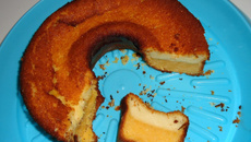 Bolo cremoso de milharina