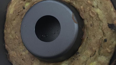 Bolo de banana com amendoim