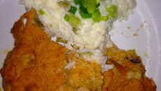 Risoto de limão com filé de frango na crosta de alho e tomate