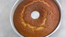 Bolo de laranja fofinho e amanteigado