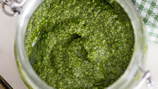 Pesto vegano de manjericão