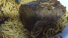 Lagarto com espaguete