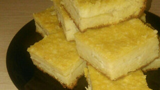 Pudim de pão recheado com maçã