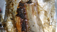 Peixe dourado assado 