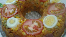 Cuscuz à paulista de linguiça calabresa