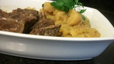 Costela com mandioca