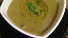 Caldo de ervilha com carne seca