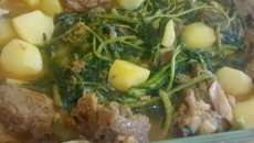 Costela com agrião e batata da Leuza