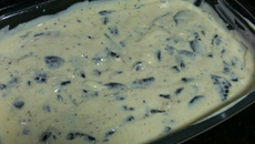 Delícia de biscoito de chocolate e recheio branco